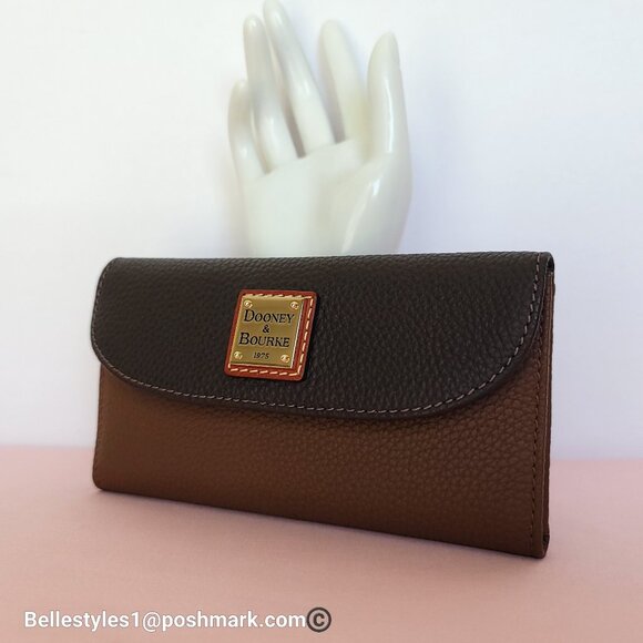 DOONEY & BOURKE Colorblocked Pebbled Grain Leather Continental Clutch Wallet - Picture 4 of 16
